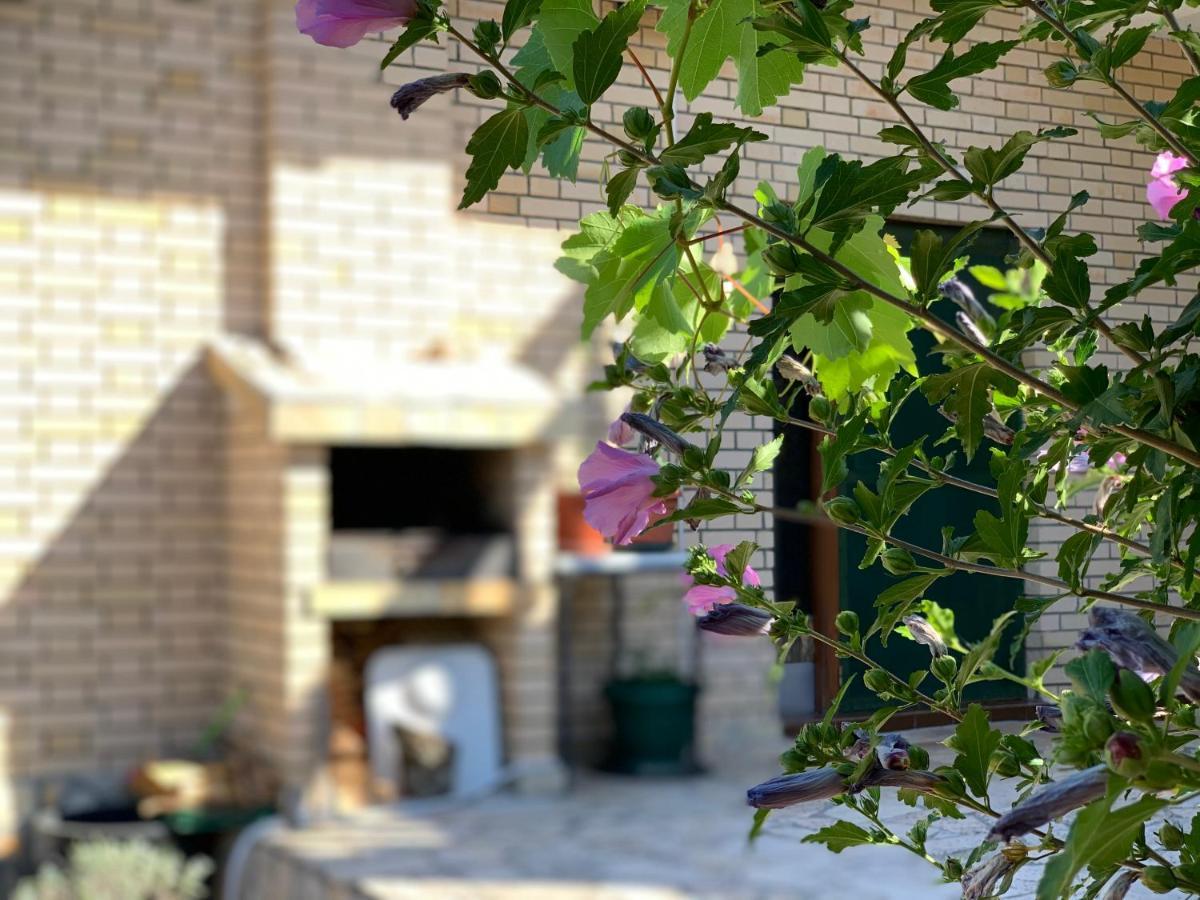 Holiday Home Bratica Ulcinj Eksteriør billede